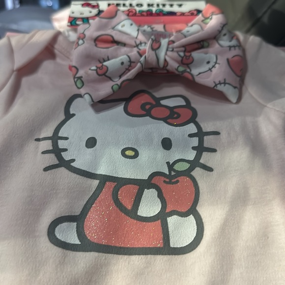 Hello Kitty Matching Set - Picture 3 of 9